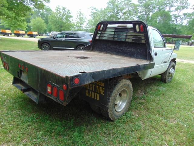 Image of Dodge Ram 3500 equipment image 1