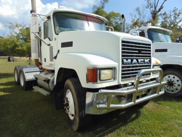 Image of Mack CH613 equipment image 4