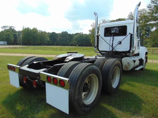 Image of Mack CH613 equipment image 2