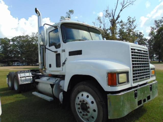 Image of Mack CH613 equipment image 1