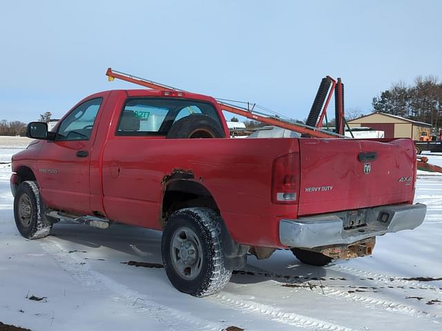 Image of Dodge Ram 2500 equipment image 2