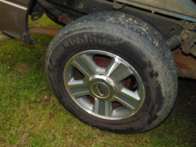 Image of Ford F-150 equipment image 2