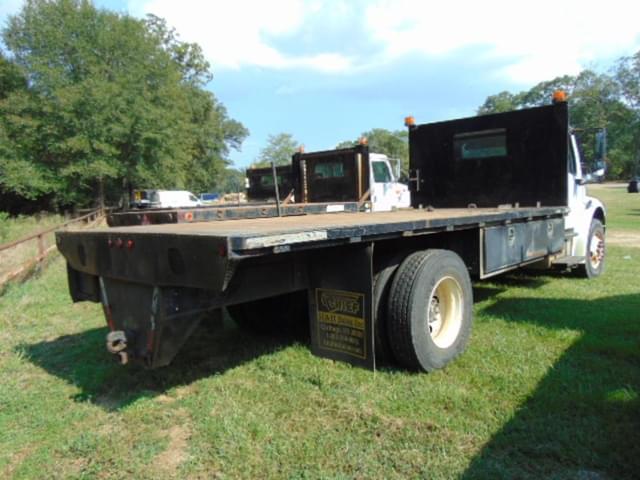 Image of Freightliner M2 equipment image 3