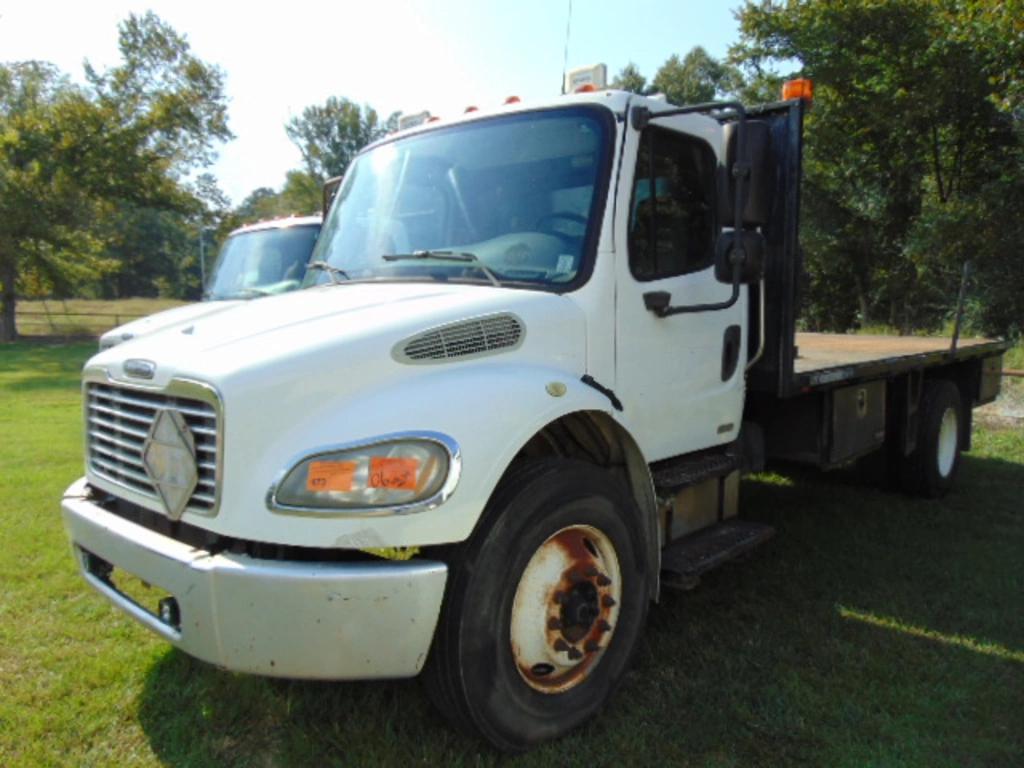 Image of Freightliner M2 Primary image