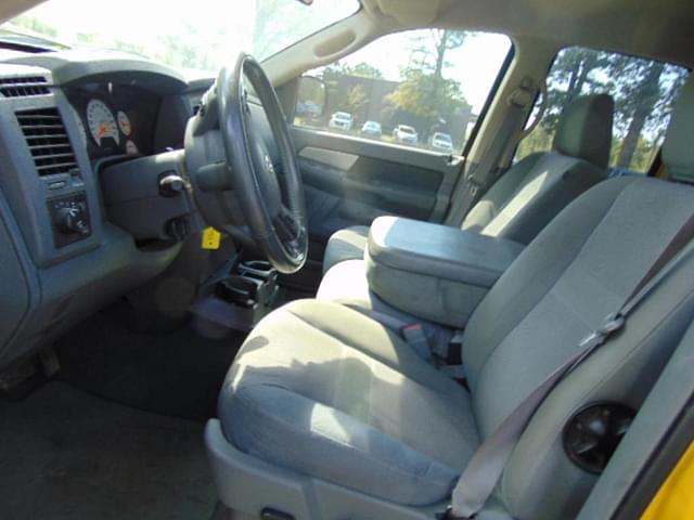 Image of Dodge Ram 1500 equipment image 4