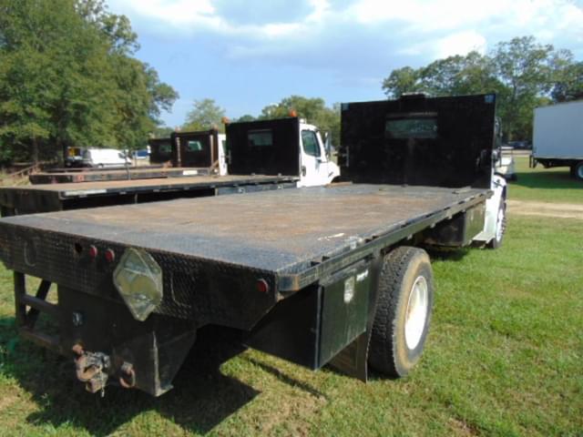 Image of Freightliner M2 equipment image 2