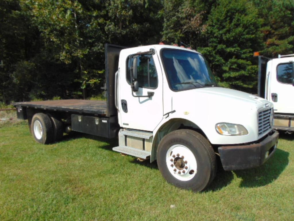 Image of Freightliner M2 Primary image