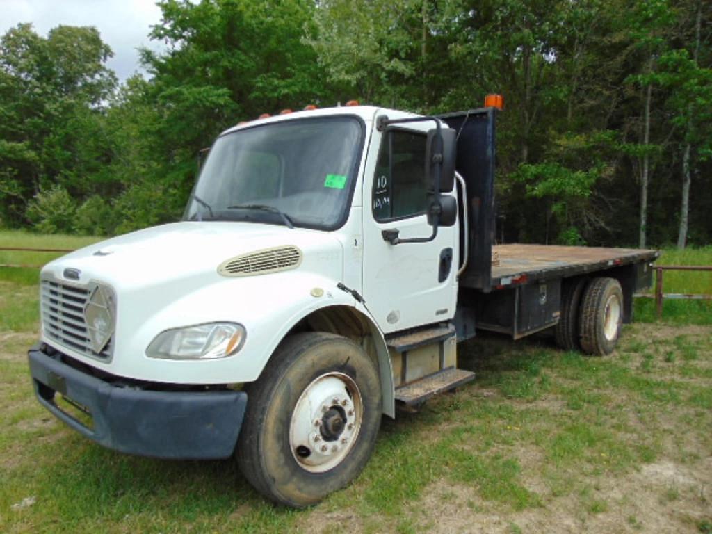 Image of Freightliner Business Class M2 Primary image