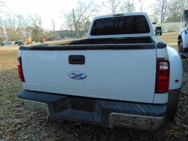 Image of Ford F-450 equipment image 4