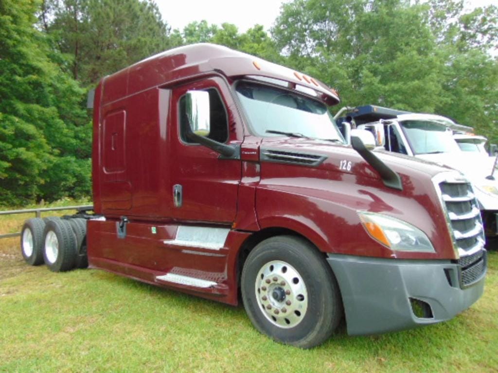 2019 Freightliner Cascadia Equipment Image0