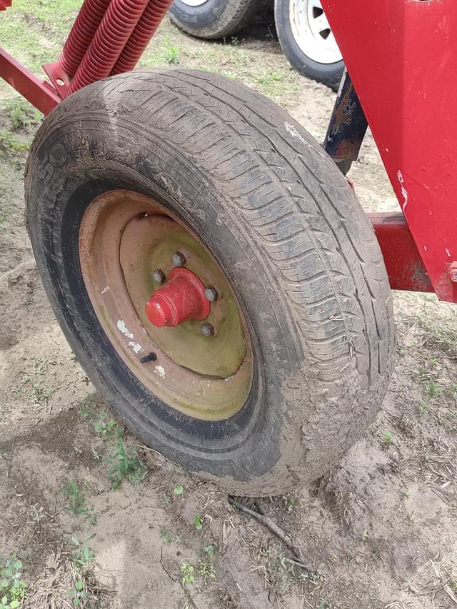 Image of Case IH 8340 equipment image 4