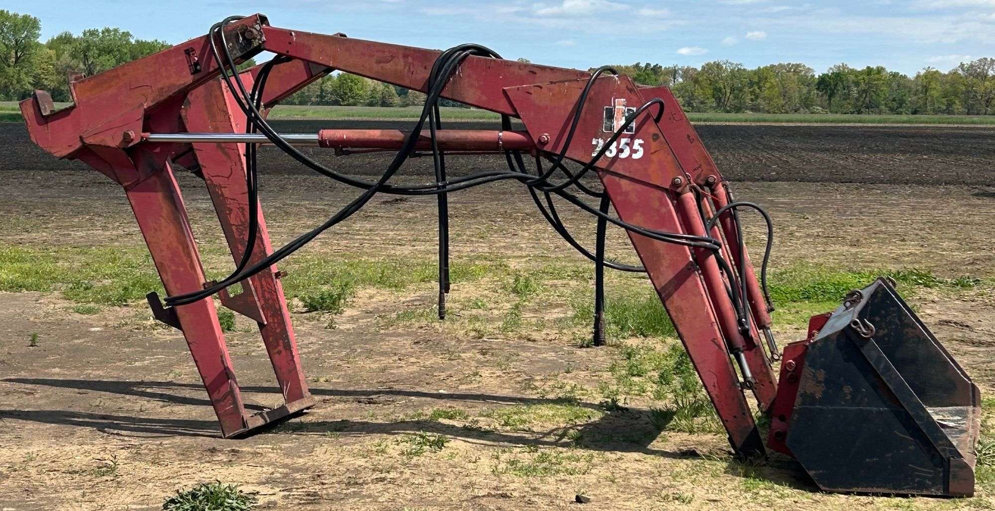 International Harvester 2355 Equipment Image0