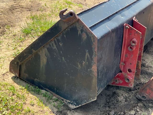 Image of International Harvester 2355 equipment image 2