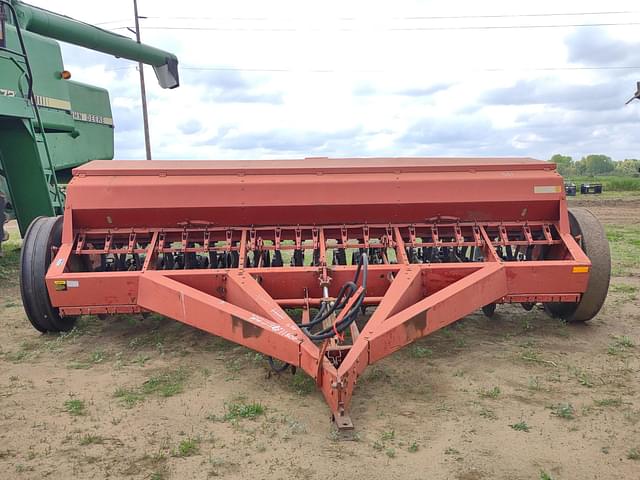 Image of International Harvester 5100 equipment image 1