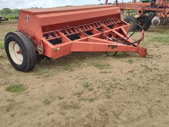 Image of International Harvester 5100 equipment image 2