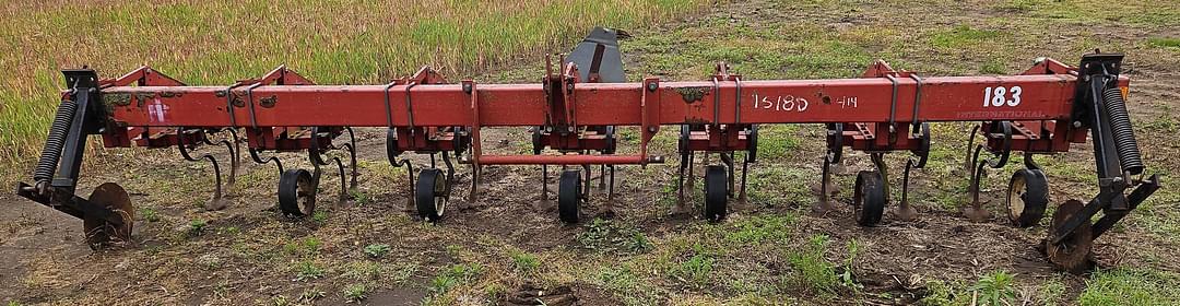 Image of International Harvester 183 Image 0