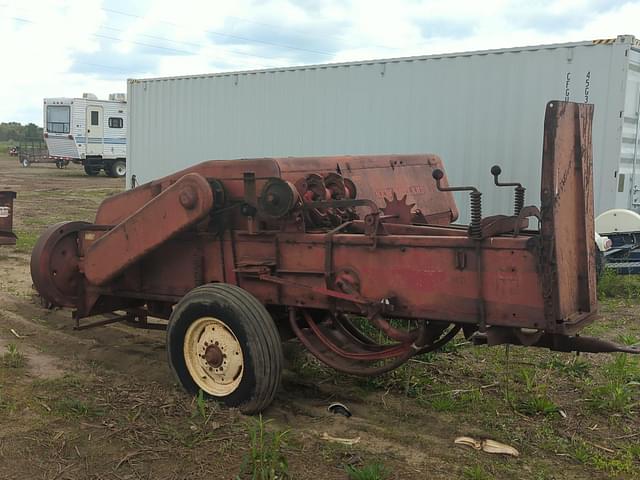 Image of New Holland 68 equipment image 3