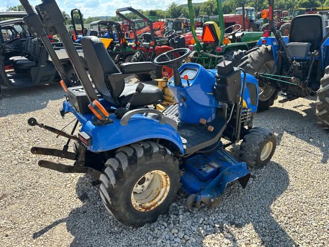 Image of New Holland T1010 equipment image 3