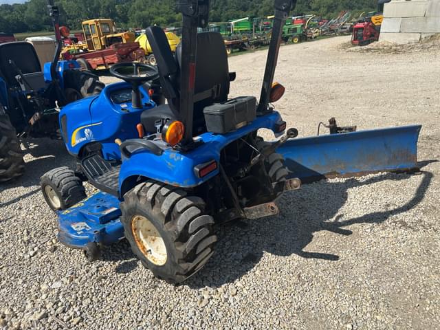 Image of New Holland T1010 equipment image 2