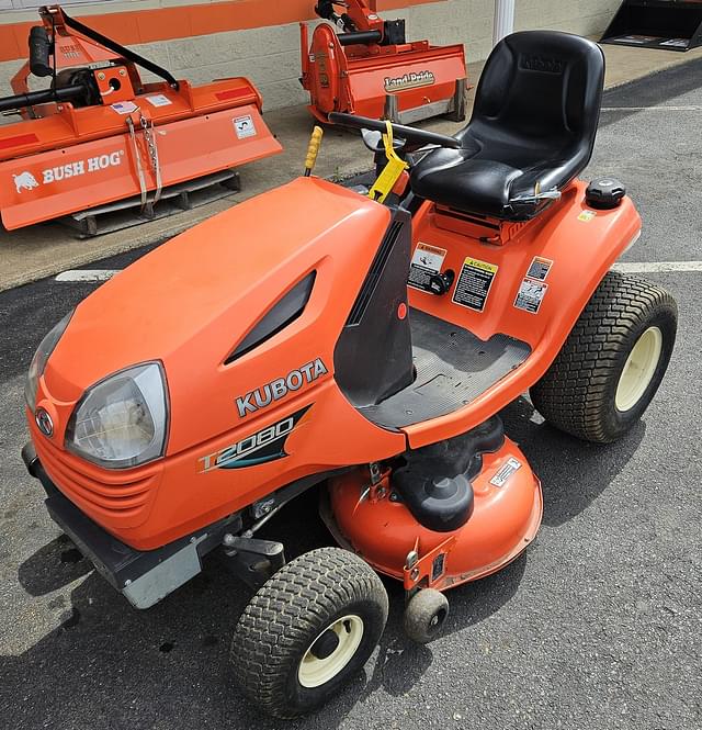 Image of Kubota T2080 equipment image 1
