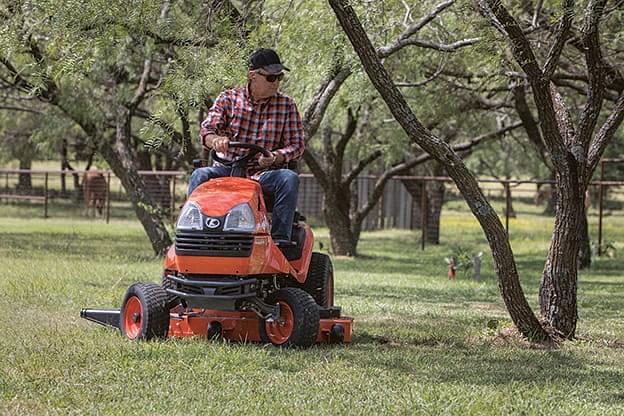 Image of Kubota T2290 equipment image 1