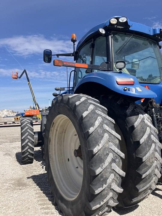 Image of New Holland T8.390 equipment image 1