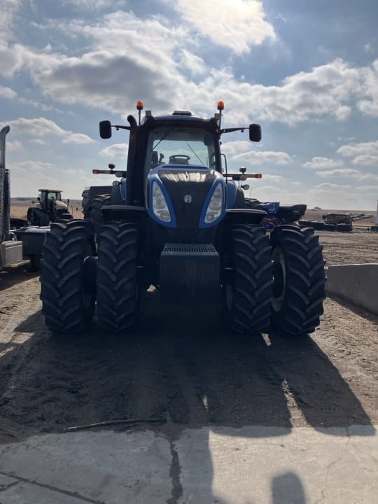 2013 New Holland T8.390 Equipment Image0