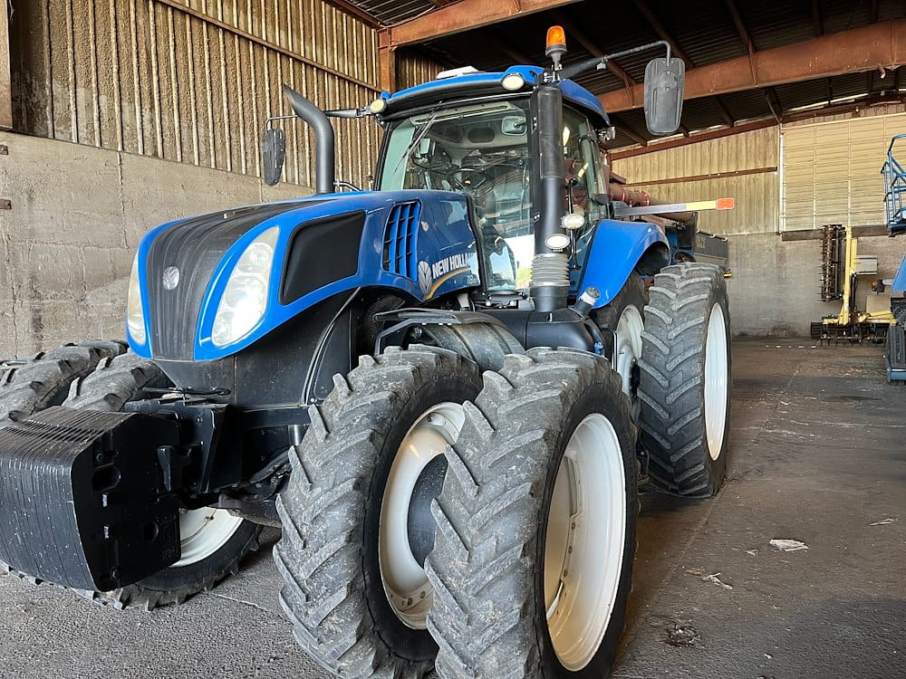 2015 New Holland T8.410 Equipment Image0