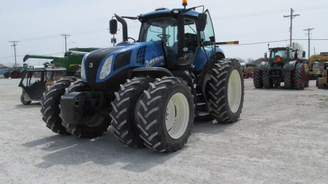 2014 New Holland T8.410 Equipment Image0