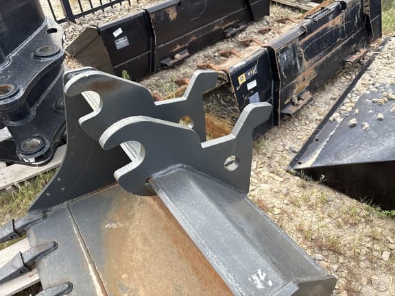 Image of Tag Compact Excavator Bucket equipment image 4