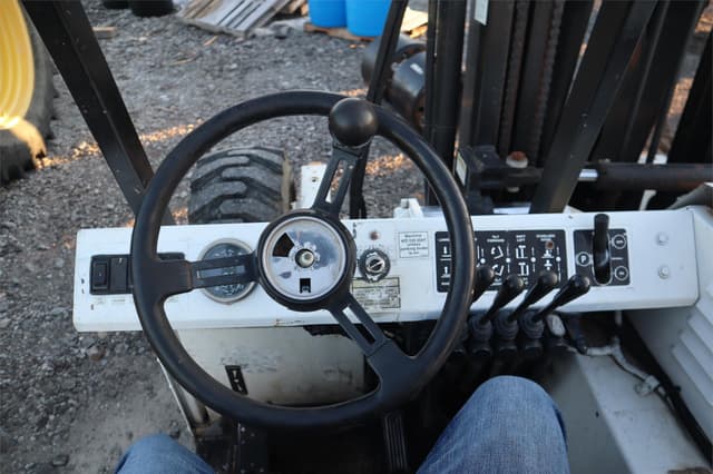 Image of Tail-Gator 5000AWD equipment image 3