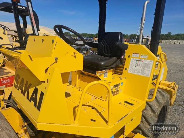 Image of Sakai SV204T equipment image 3