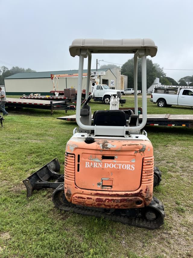 Image of Takeuchi TB016 equipment image 3