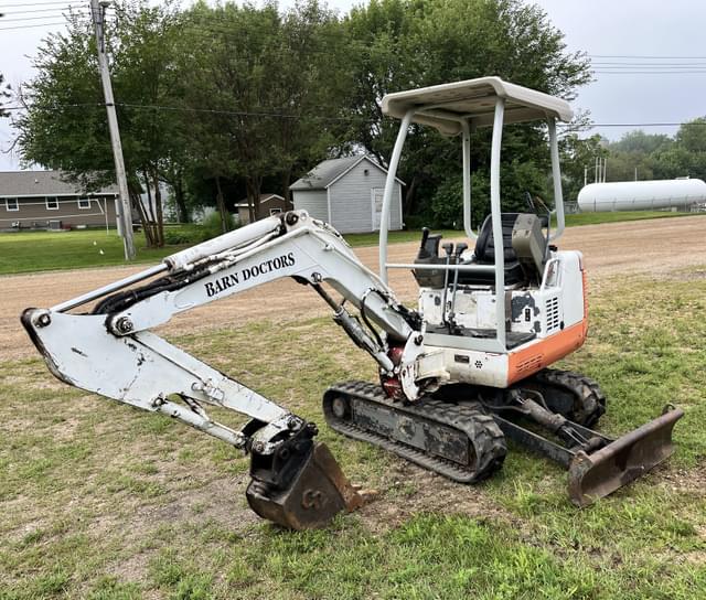 Image of Takeuchi TB016 equipment image 1