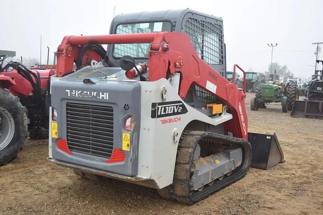 Image of Takeuchi TL10V2 equipment image 2