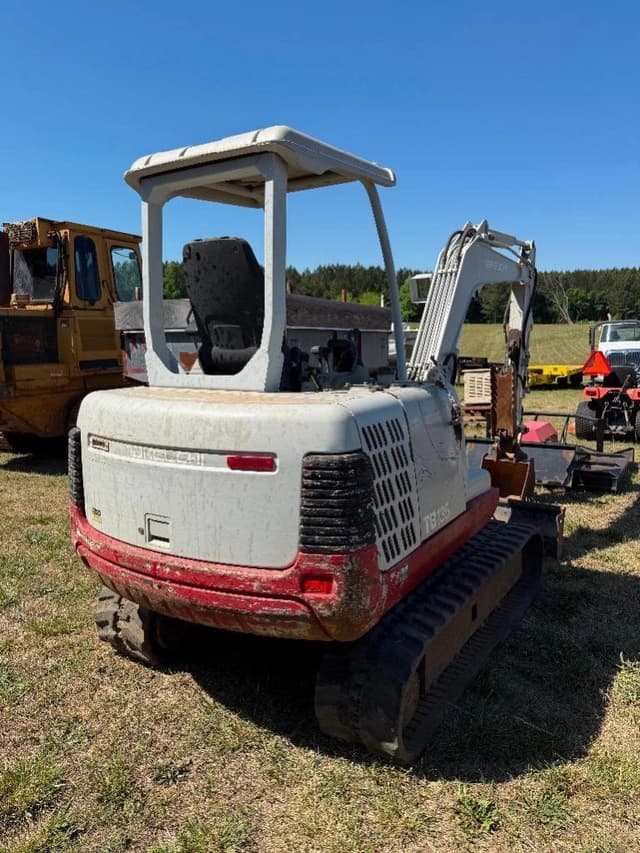 Image of Takeuchi 135 equipment image 2