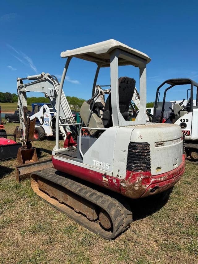 Image of Takeuchi 135 equipment image 4