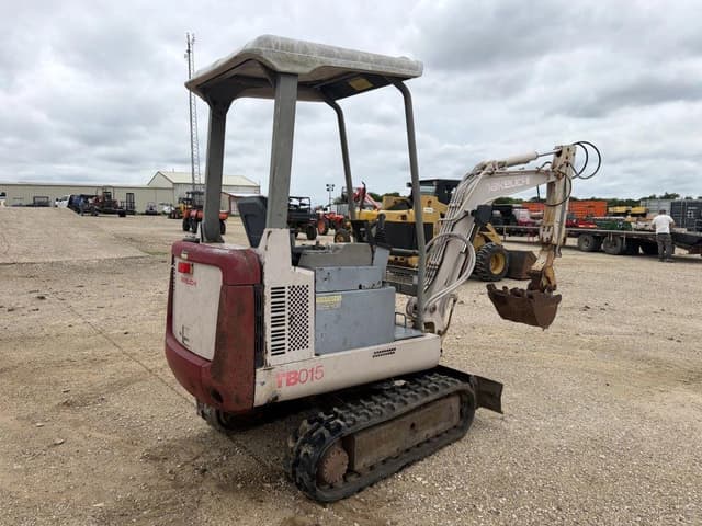 Image of Takeuchi TB015 equipment image 4