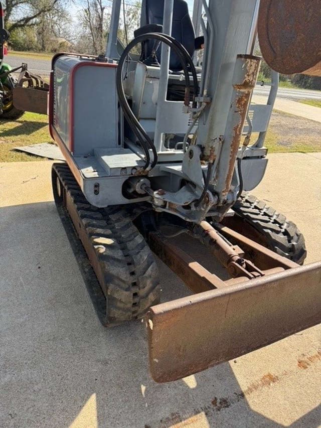 Image of Takeuchi TB025 equipment image 2