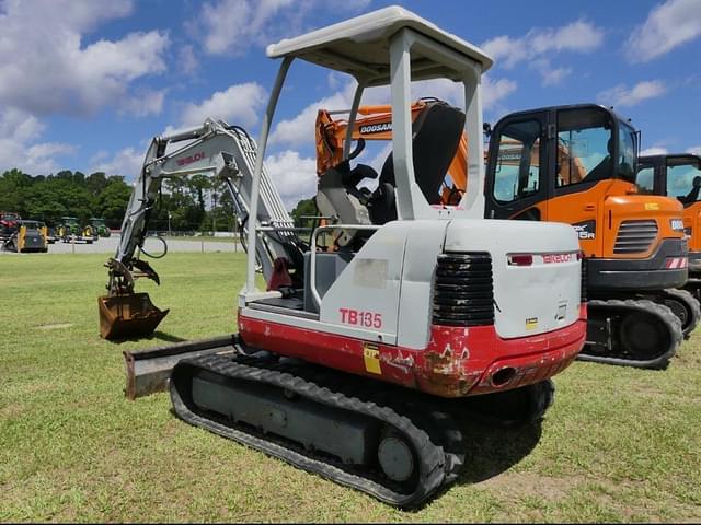 Image of Takeuchi TB135 equipment image 3