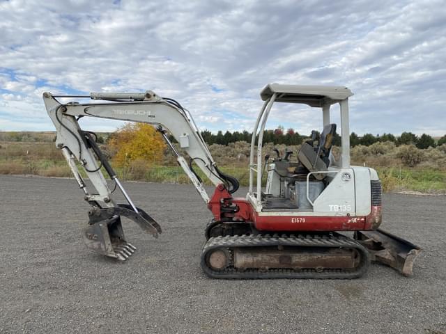 Image of Takeuchi TB135 equipment image 2