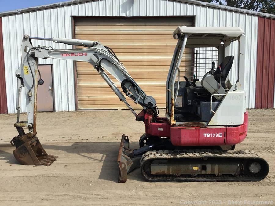 Main image Takeuchi TB138FR