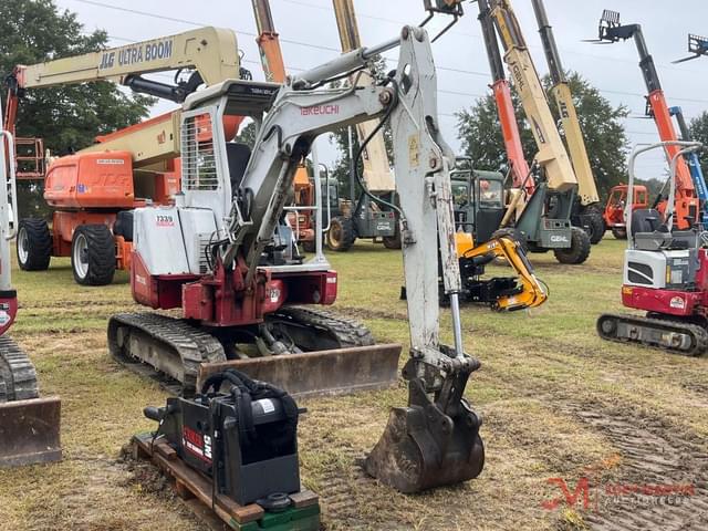 Image of Takeuchi TB138FR equipment image 2