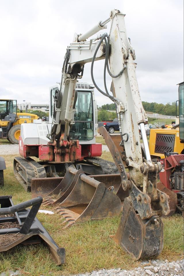 Image of Takeuchi TB180FR equipment image 2