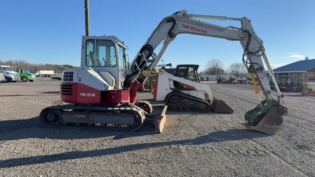Image of Takeuchi TB180FR equipment image 3