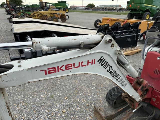 Image of Takeuchi TB210R equipment image 1