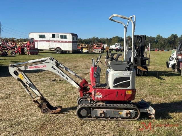 Image of Takeuchi TB210R equipment image 4