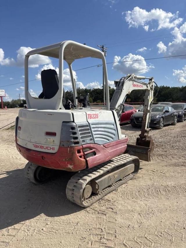 Image of Takeuchi TB228 equipment image 4