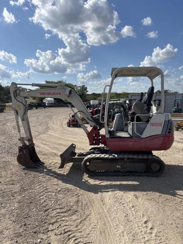 Image of Takeuchi TB228 equipment image 1