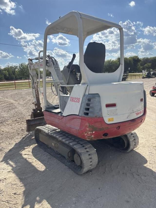 Image of Takeuchi TB228 equipment image 2